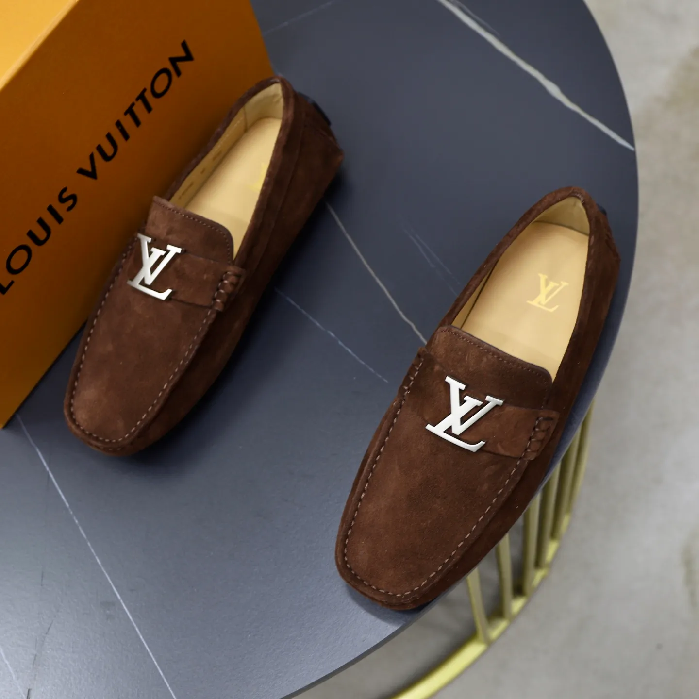 Ex-factory price: 480💰【LV】Louis Vuitton ⚠️High-end men’s driving and pedal series ⚠️38-44 (customized for 45) ⚠️All original cowhide leather! Thick and soft! Made entirely of calfskin lining! Rubber sheet anti-slip beanie sole! Three-dimensional package technology! Fashionable and classic! Handicrafts! Original high quality! Feel free to compare!